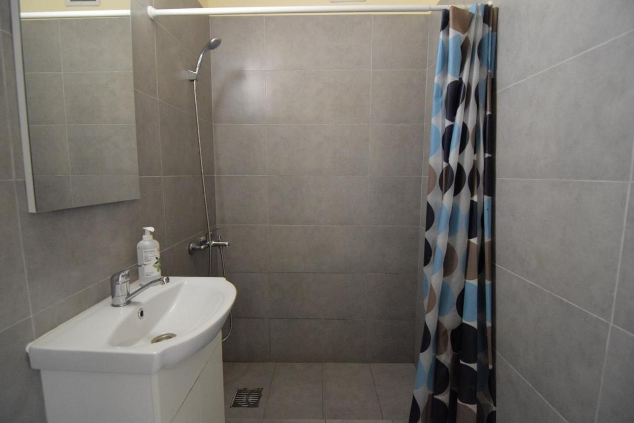 Gara De Nord - Resedinta Lui Calin Apartman Bukarest Kültér fotó