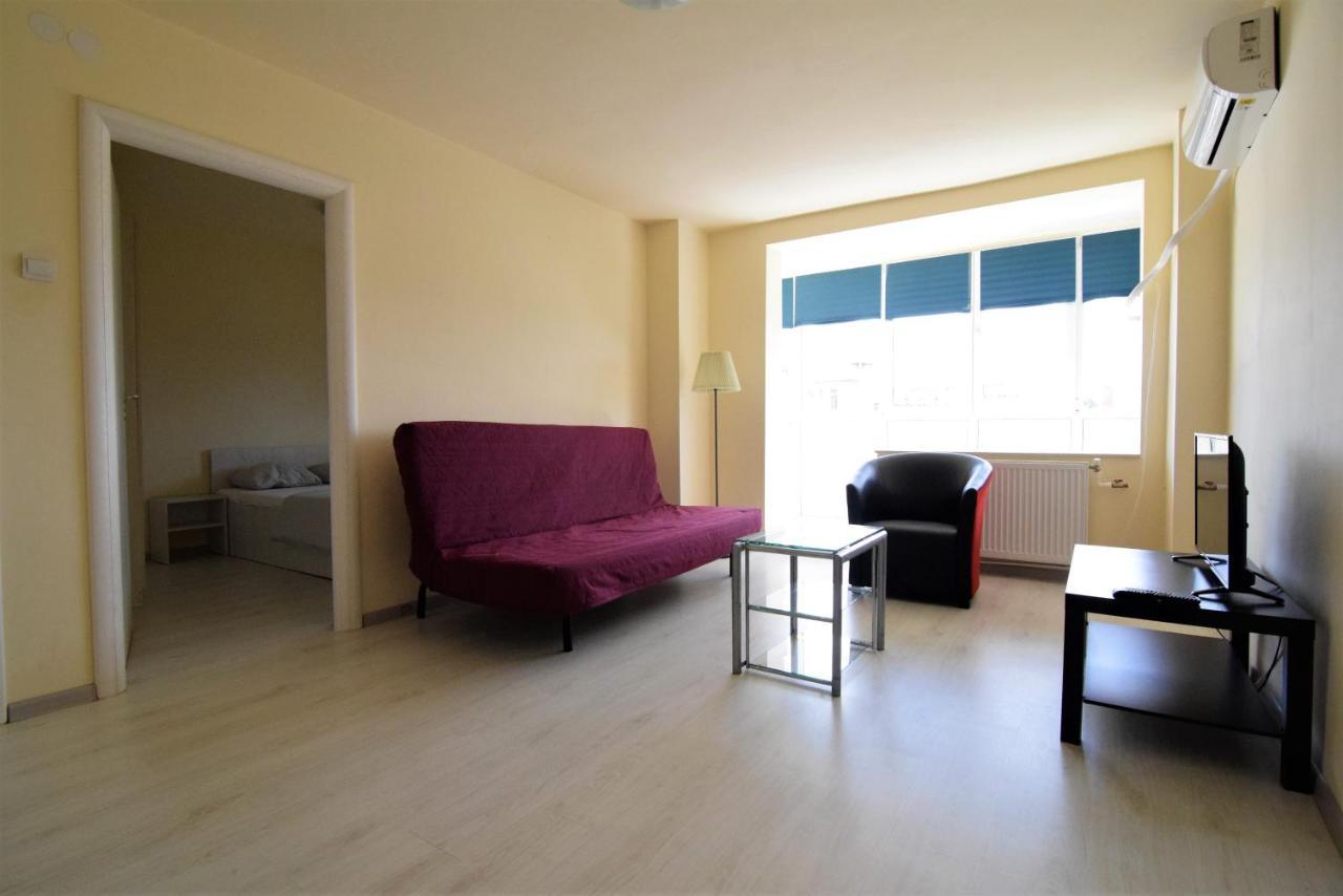 Gara De Nord - Resedinta Lui Calin Apartman Bukarest Kültér fotó