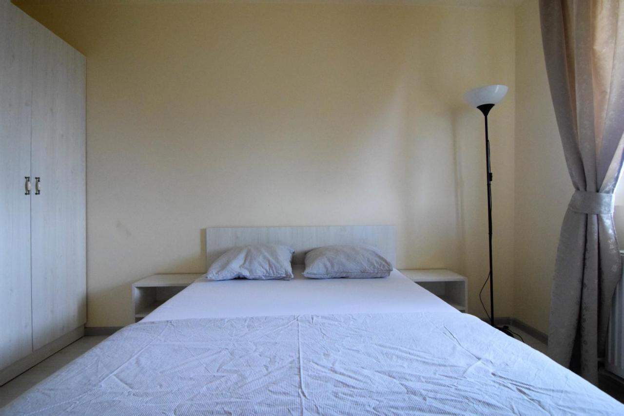 Gara De Nord - Resedinta Lui Calin Apartman Bukarest Kültér fotó
